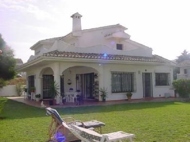 Chalet con 4 dormitorios se vende en Mijas Costa, Costa del Sol