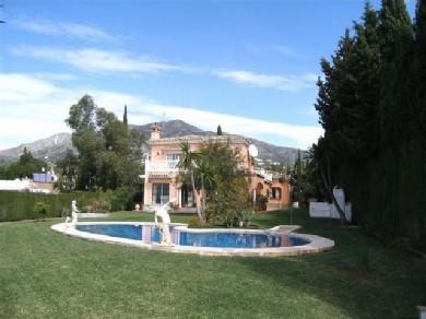 Chalet con 4 dormitorios se vende en Mijas Pueblo, Costa del Sol