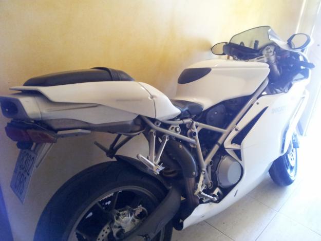 se vende ducati 749 año 2006 4000 euros