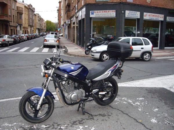 SUZUKI GS 500