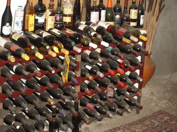 VINOS , MAS DE 8000 BOTELLAS