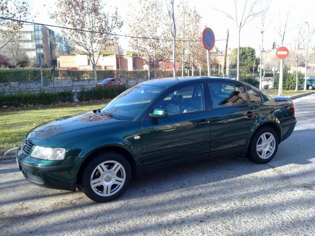 VOLKSWAGEN PASSAT 1.9 - 2000