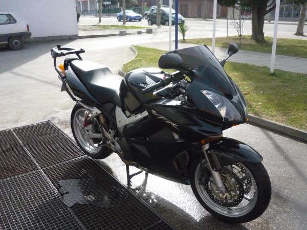 Honda VFR 800 FI VTEC 4500€