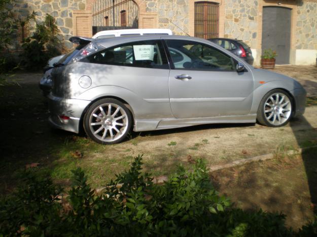 ford focus excelente estado 2,700e negociables