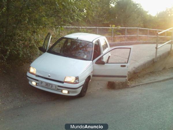 vendo renault clio