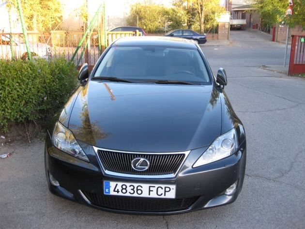 LEXUS IS 220d Sport