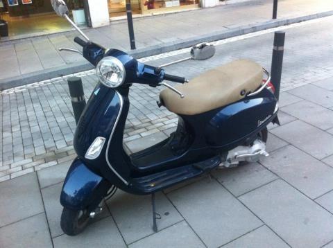 vespa lx 125 azul