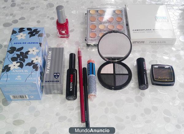 Lote Maquillaje con pintalabios,mascara,perfuma,sombra ojos,delineador