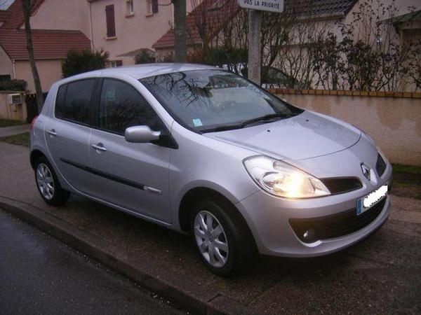 Renault Clio iii 1.2 16v 75 rip curl 2