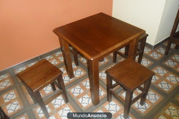 CONJUNTO DE 6 MESAS CON 24 TABURETES