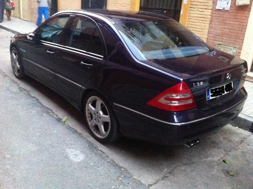 Espectacular mercedes c32 amg automático con 354 cv