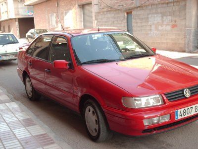 VOLKSWAGEN PASSAT 2.0 GL 115CV - GRANADA