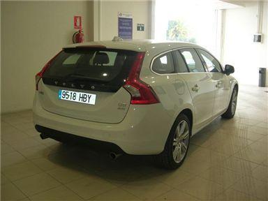 Volvo v60 d5 momentum