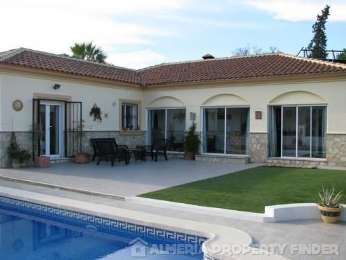 Chalet en venta en Arboleas, Almería (Costa Almería)