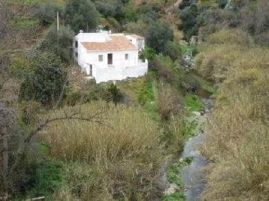 Chalet con 3 dormitorios se vende en Riogordo, Axarquia