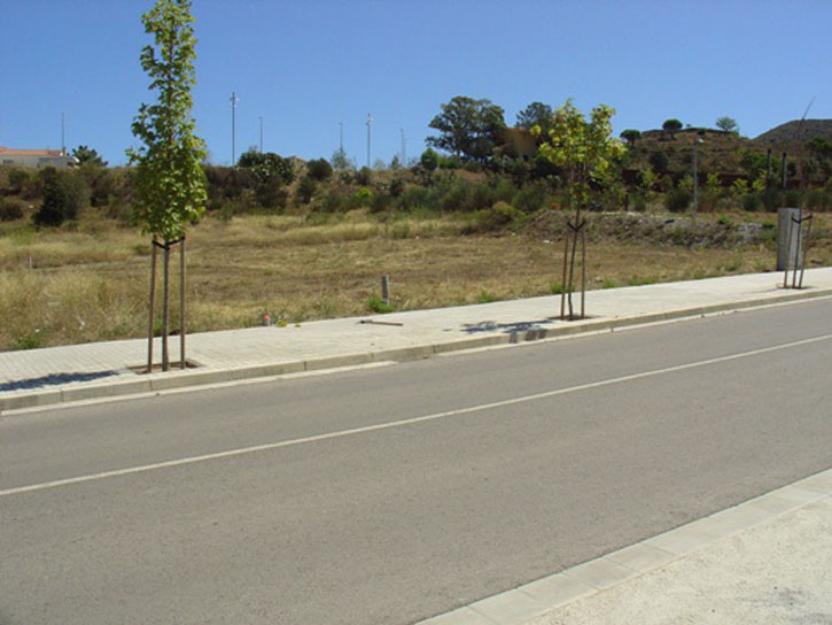 Solar para edificio plurifamiliar aislado de 15 pisos, locales comerciales y pk's