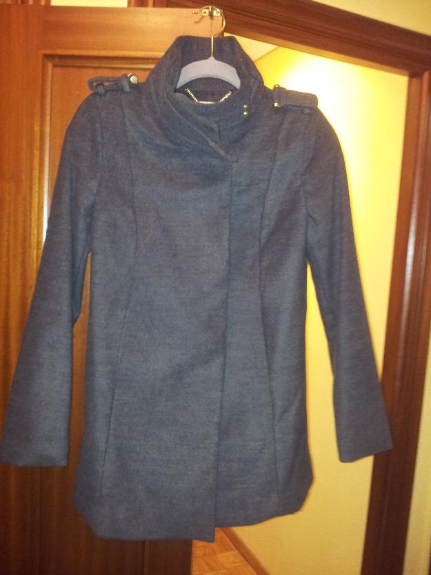 Chaquetón gris de paño de Mango