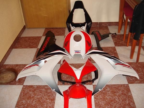 CARENADOS DE HONDA CBR 1000 RR HRC ( ORIGINALES)