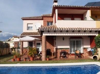 Chalet con 3 dormitorios se vende en Torre del Mar, Costa del Sol