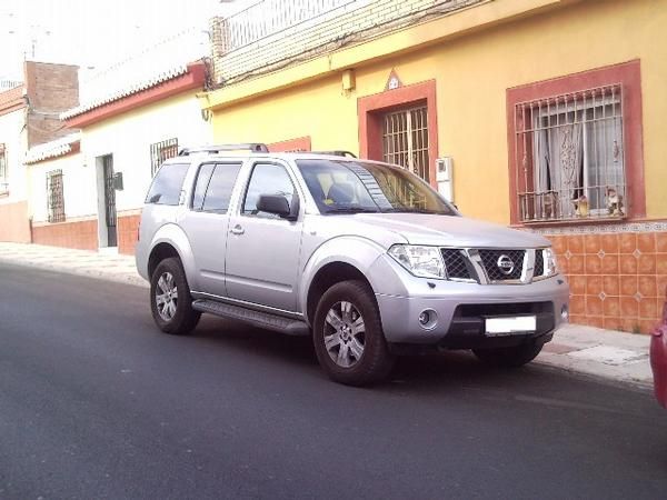 NISSAN PATHFINDER SE 2.5 dci 174 cv