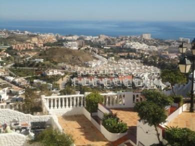 Adosado con 2 dormitorios se vende en Benalmadena Pueblo, Costa del Sol