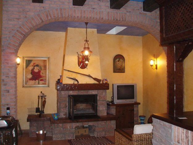 MONTAJE DE BODEGAS Y SUS MUEBLES