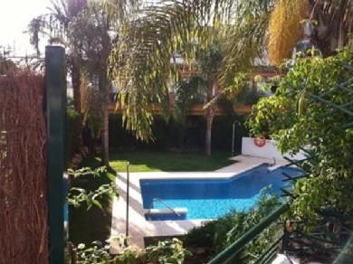 Apartamento con 2 dormitorios se vende en Marbella, Costa del Sol