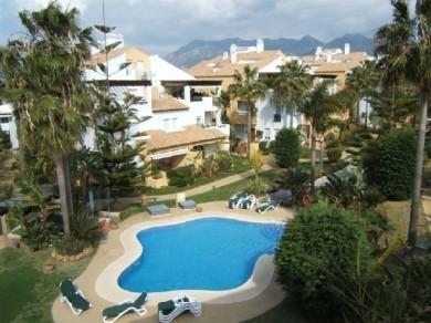 Apartamento con 4 dormitorios se vende en Marbella, Costa del Sol