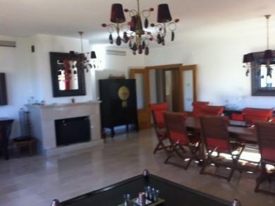 Apartamento con 3 dormitorios se vende en Marbella, Costa del Sol