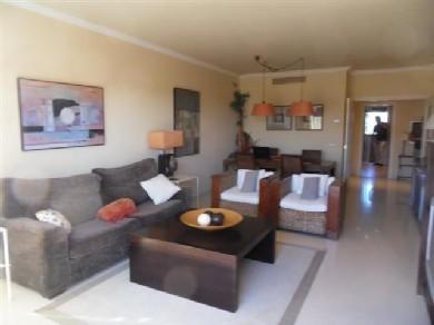 Apartamento con 3 dormitorios se vende en Marbella, Costa del Sol