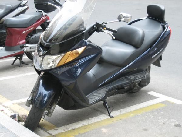 PARTICULAR VENDE MOTO BURGMAN 400