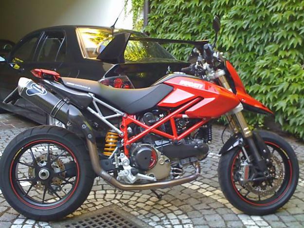 Ducati Hypermotard 1100 S