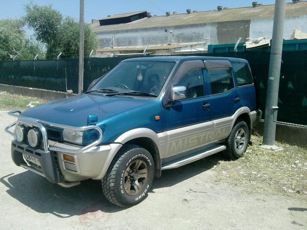 4 x 4 - Nissan Mistral - 1994 - Terrano II - Averiado - Todo o por partes