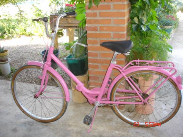 bicicleta BH color rosa   en buen estado colecionistas,o de paseo