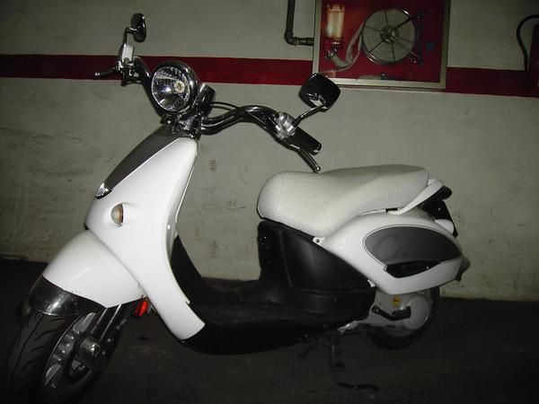 VENDO PRECIOSA SCOOTER 50CC