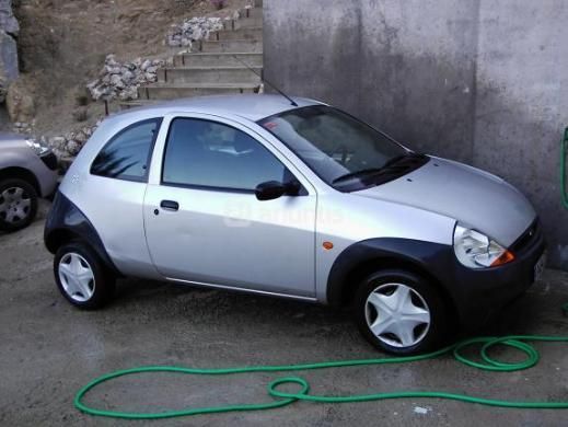 ford ka 2002 con aire acondicionado eleva lunas y   direcion asistida  2500 solo lleva 68.000km reales