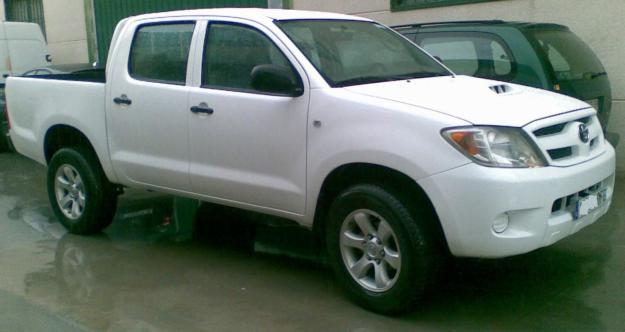 VENDO TOYOTA HILUX  2.5   2008