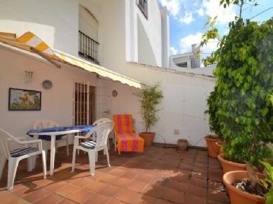 Apartamento con 3 dormitorios se vende en Marbella, Costa del Sol