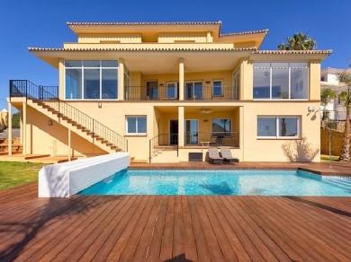 Chalet con 7 dormitorios se vende en Marbella, Costa del Sol