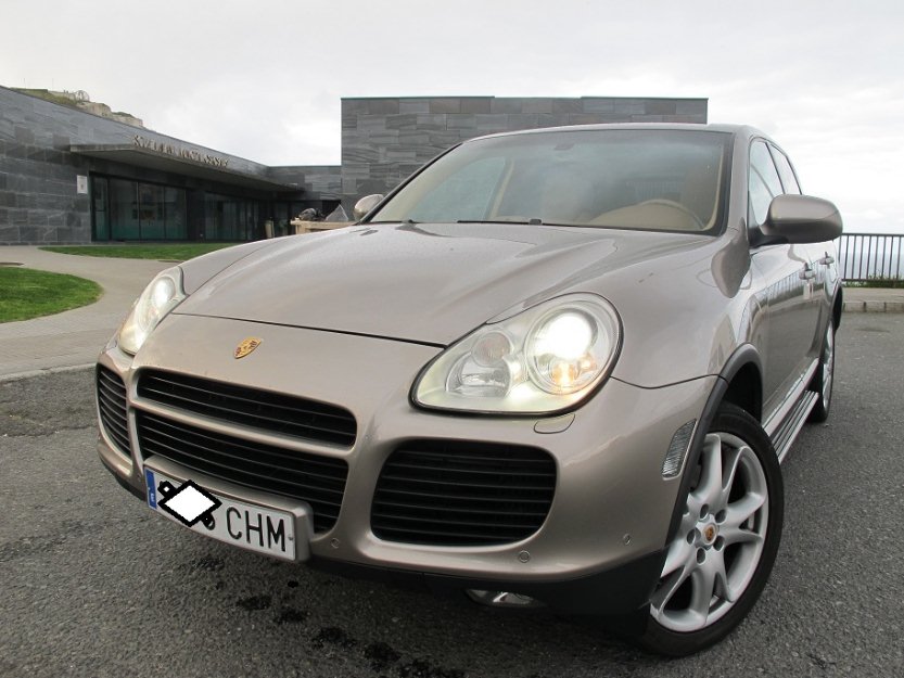 Precioso porsche cayenne turbo v8 4.5 450 cv - 16.950 €