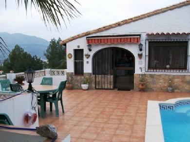 Chalet con 4 dormitorios se vende en Orba