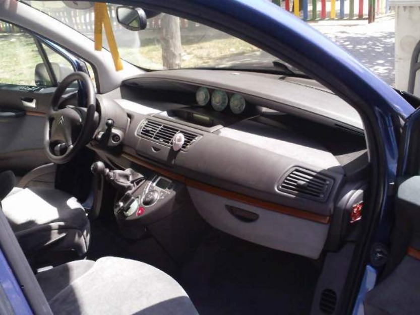 Citroen - c8 2. 0 hdi 16v x 80 kw 110 cv azul