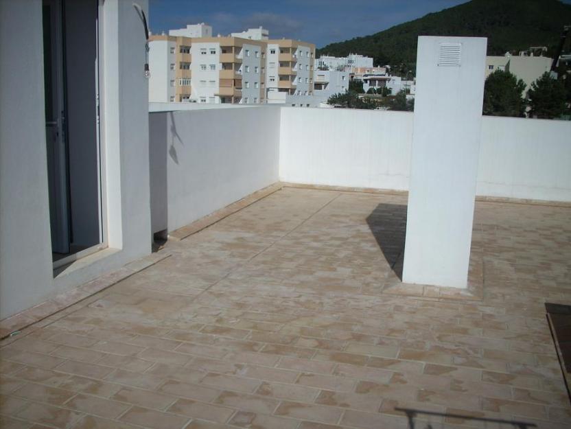 SANTA EULALIA.Piso 2 habit,un baño, terraza 40 m2. casi nuevo .