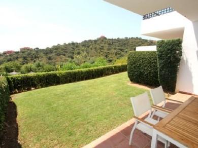 Apartamento con 2 dormitorios se vende en Marbella, Costa del Sol