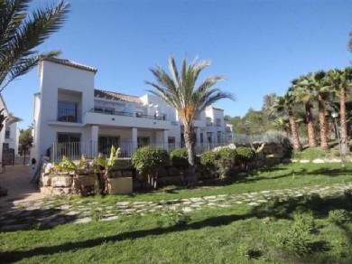 Apartamento con 2 dormitorios se vende en Marbella, Costa del Sol