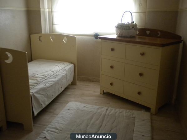 Habitación infantil (cama, armario, comoda, perchero)