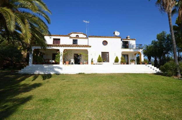 Villas a la venta en El Madroñal Costa del Sol