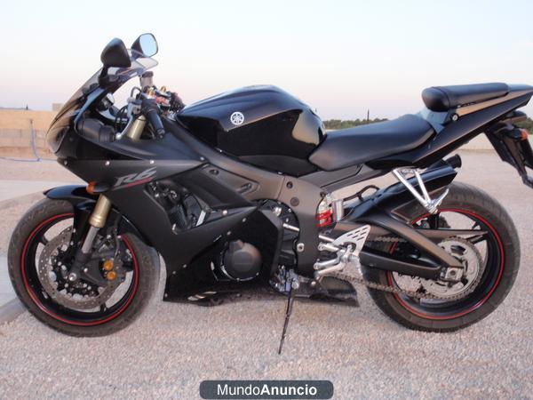 Yamaha r6 negra