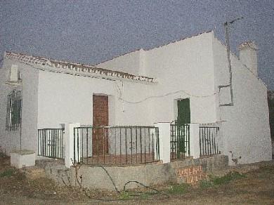 Chalet con 2 dormitorios se vende en Alora