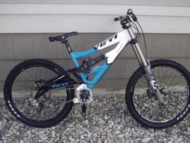 Yeti 303 R Dh 2009 M, Fox 40, Fox Dh5